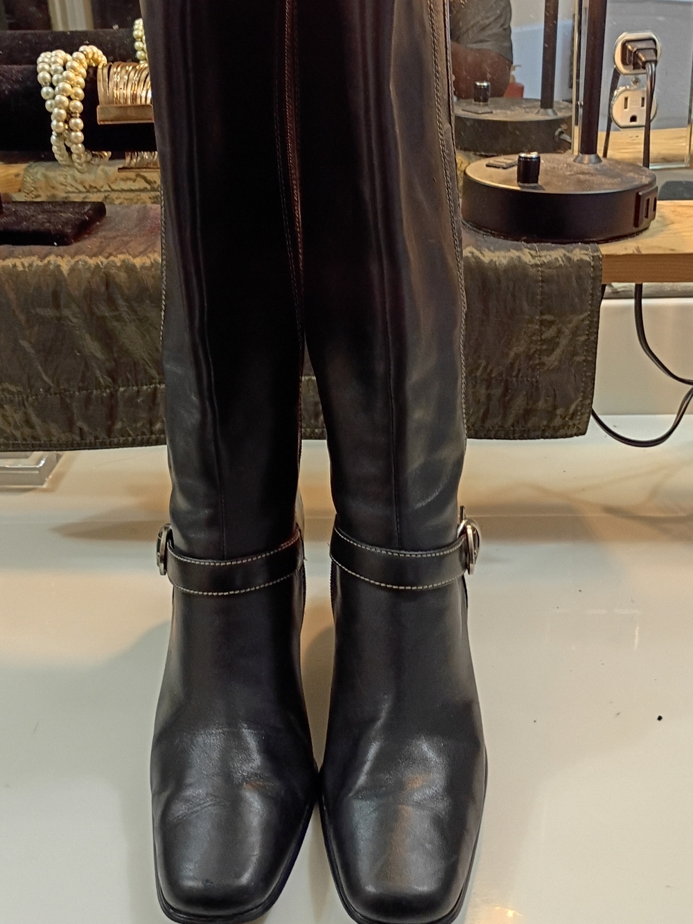 Anne Klein Black Leather Pointed Toe Heels